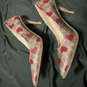 Coach Women's Tan and Red Heart Heels